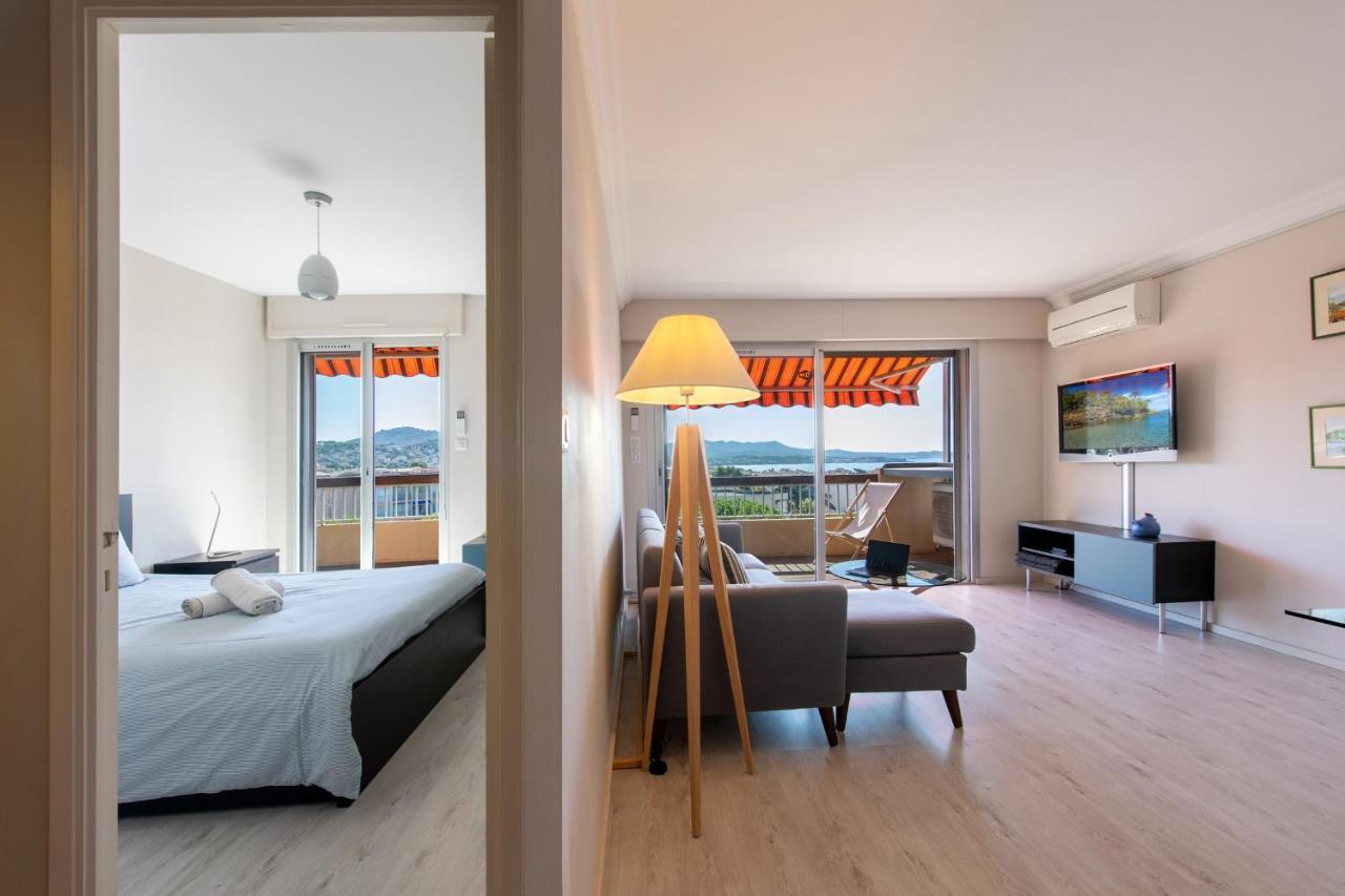 Le Cadet - Vue Panoramique Ville Et Baie De Sanary Sur Mer, Parking & Terrasse - 2 A 4 Pers Sanary-sur-Mer Exterior foto