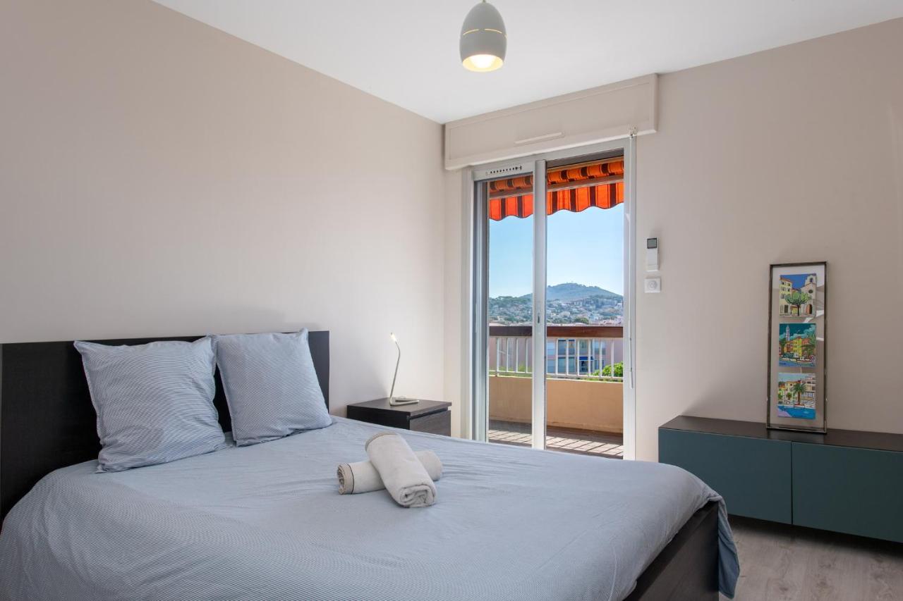 Le Cadet - Vue Panoramique Ville Et Baie De Sanary Sur Mer, Parking & Terrasse - 2 A 4 Pers Sanary-sur-Mer Exterior foto
