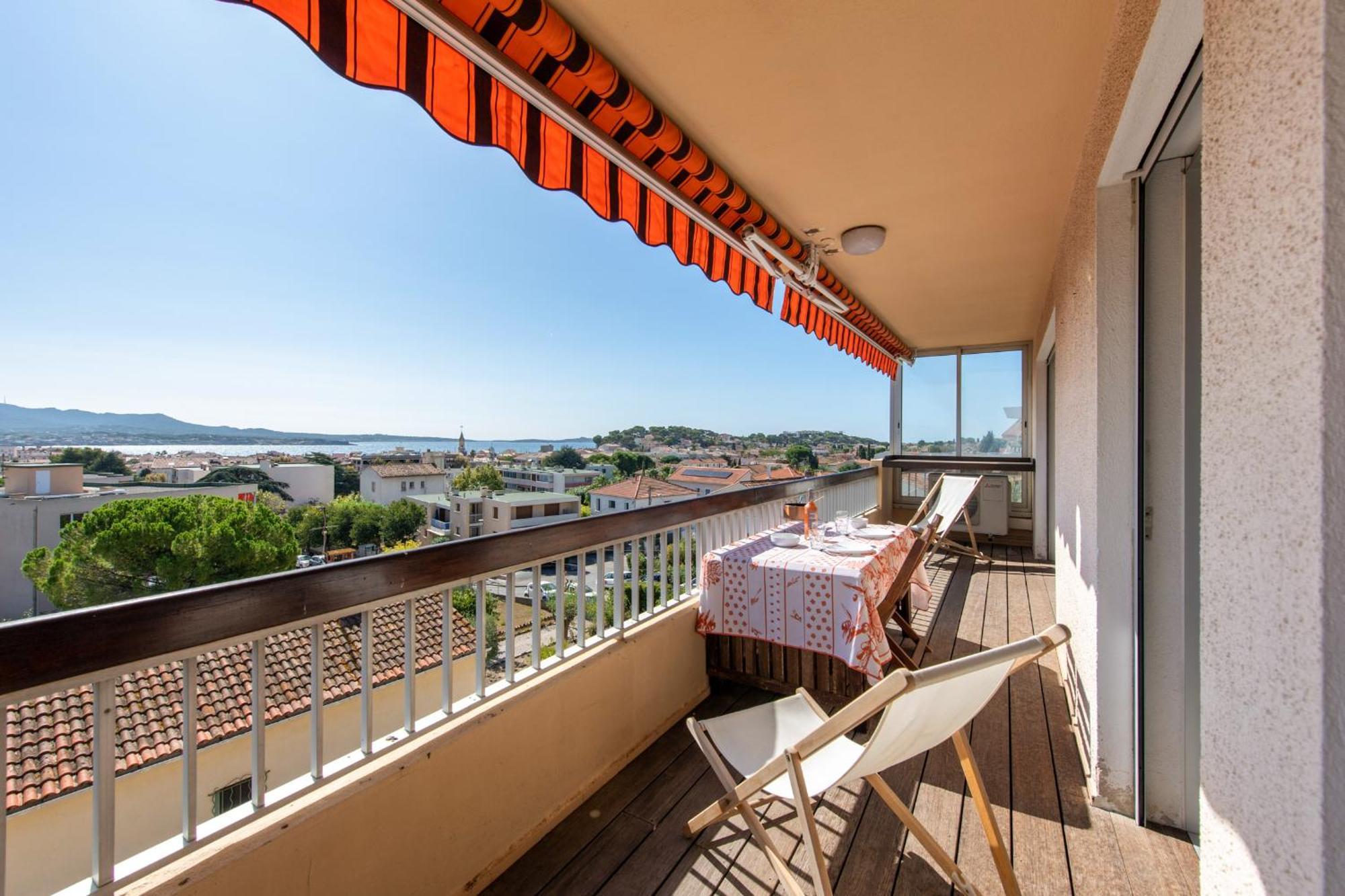 Le Cadet - Vue Panoramique Ville Et Baie De Sanary Sur Mer, Parking & Terrasse - 2 A 4 Pers Sanary-sur-Mer Exterior foto
